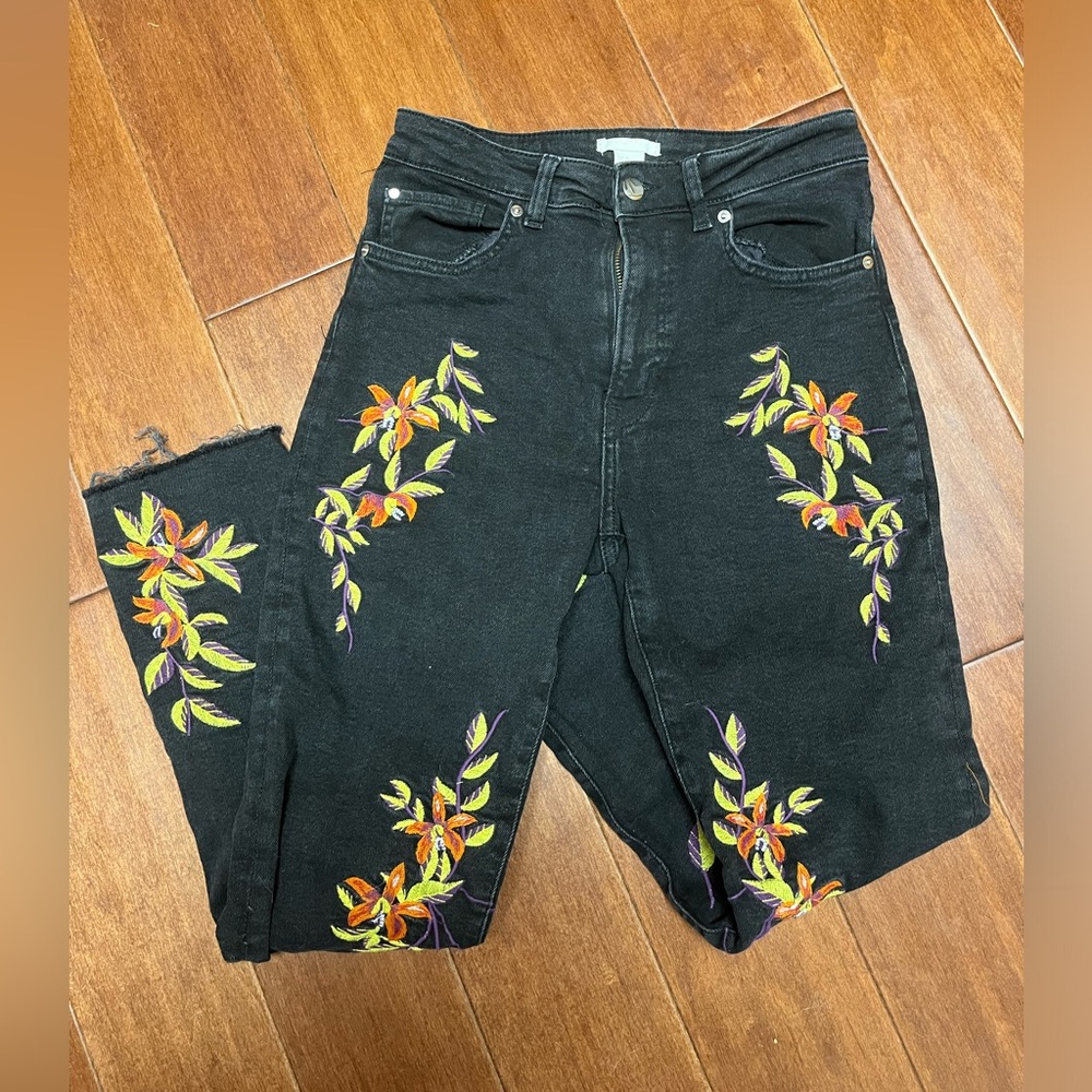 Women’s Embroidered Jeans Floral Black Denim Size 6